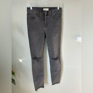 Madewell Gray Distressed 9” Mid-Rise Skinny Jeans